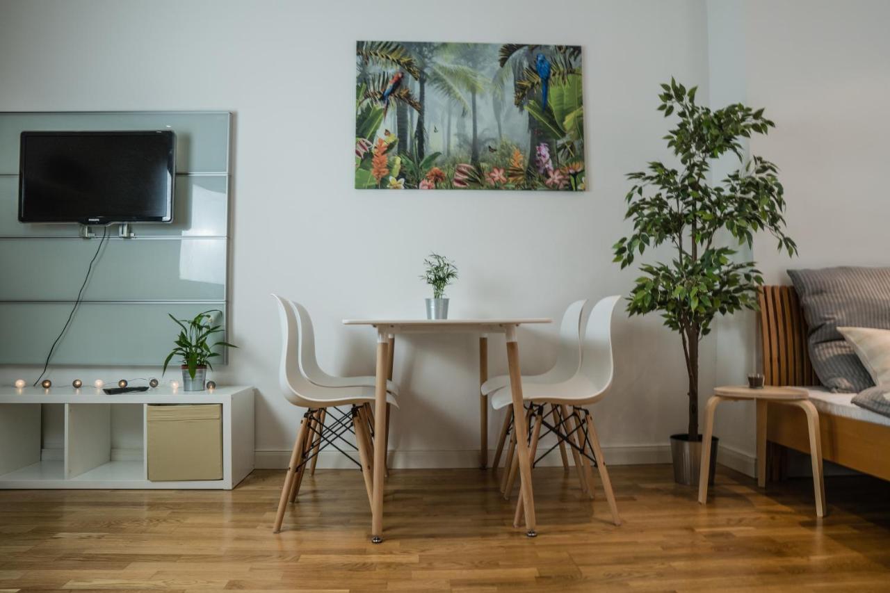 لبسيا Full House Studios - The Jungle Apartment - Netflix, Wifi Inkl المظهر الخارجي الصورة